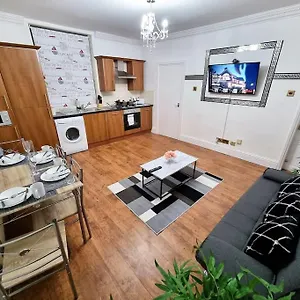 *6b7r* Setup For Your Relaxed & Amazing + Free Parking + Free Fast Wifi* Holiday home Morley (West Yorkshire)