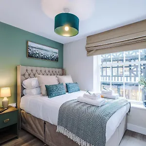  Apartment New! 4 X Stunning Centre In By 53 Degrees Property, Ideal For Individuals, Couples Or Business Groups!