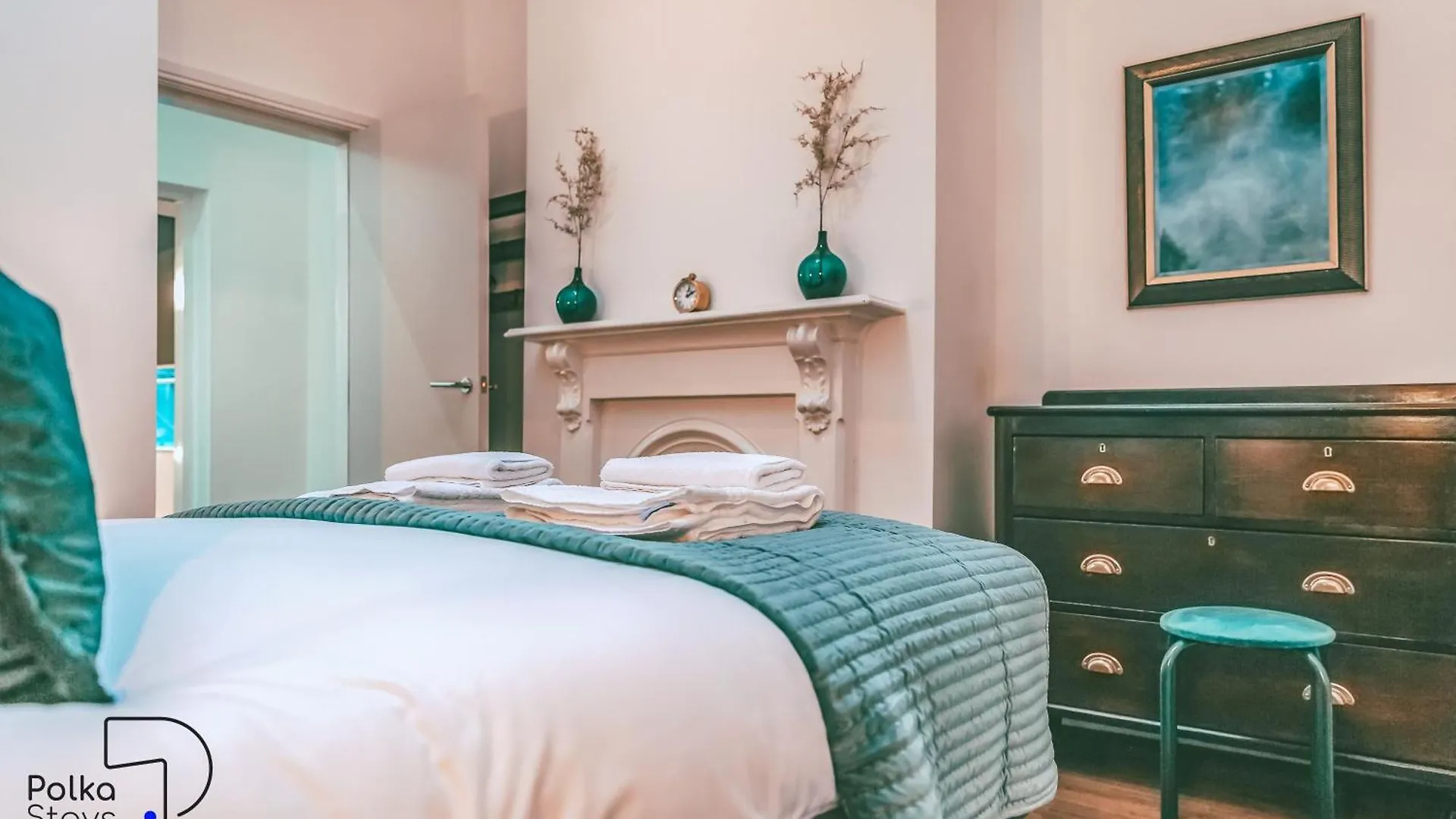 Chester Rows At Bridge Street, City Centre - Luxury Apartments By Polkastays United Kingdom