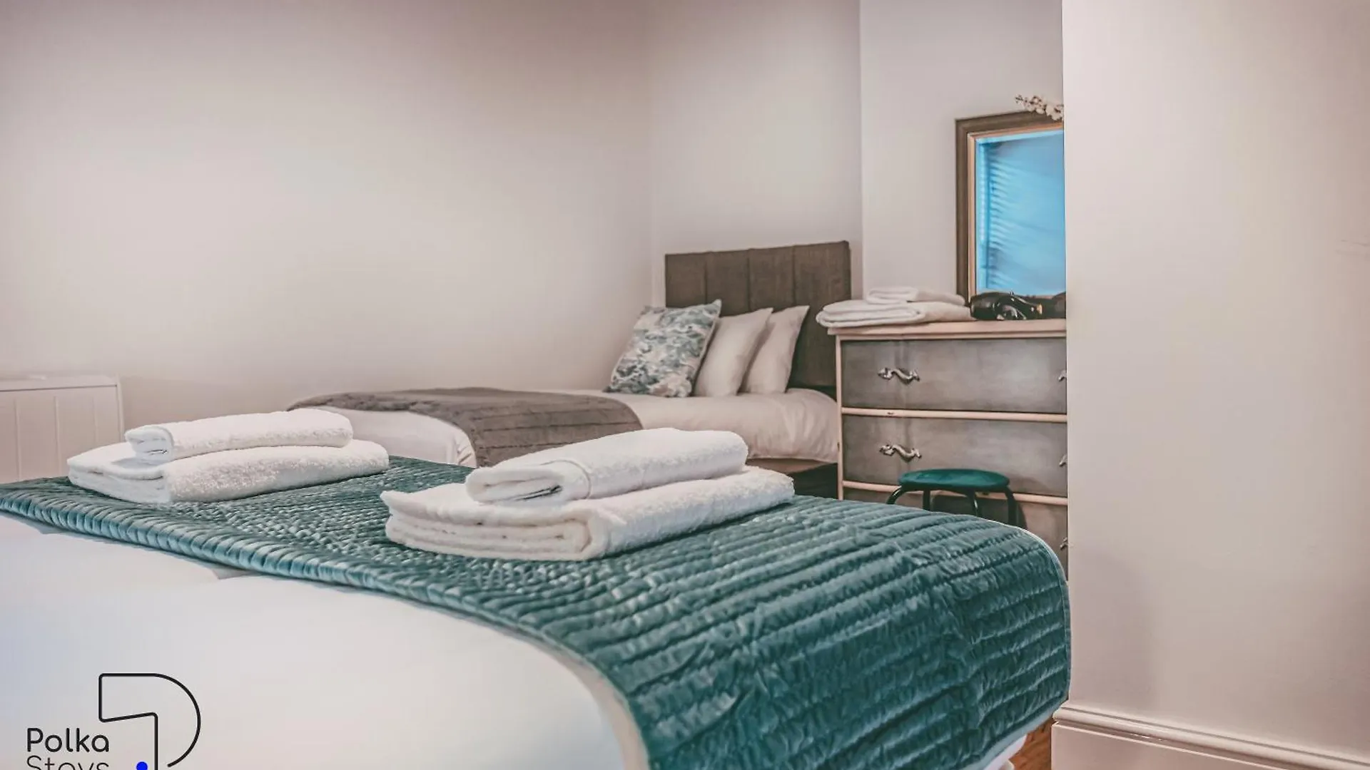 Chester Rows At Bridge Street, City Centre - Luxury Apartments By Polkastays